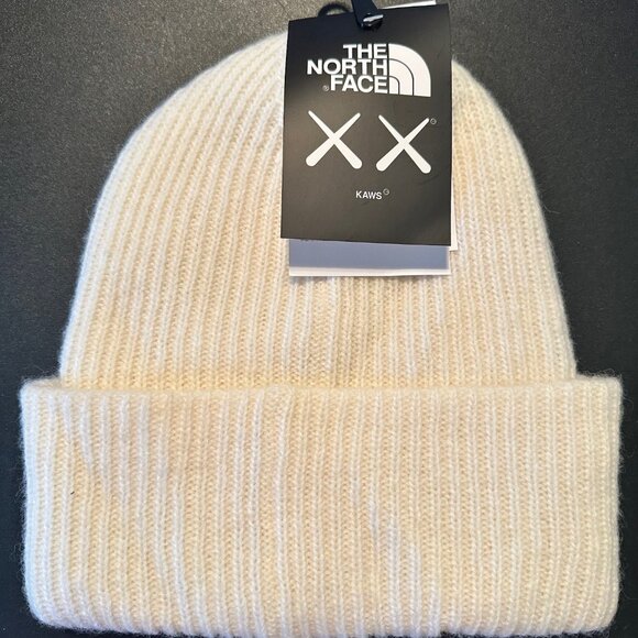 The North Face x KAWS beanie Moonlight Ivory main image 4